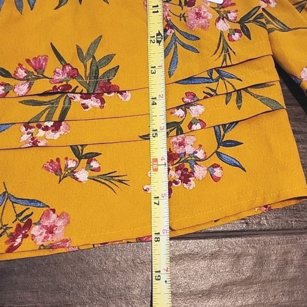 💛 Stitch Fix Top - Picture 7 of 7